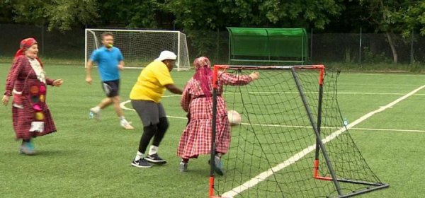«Бурановские бабушки» сыграли в футбол с «Бабушками из Лимпопо»