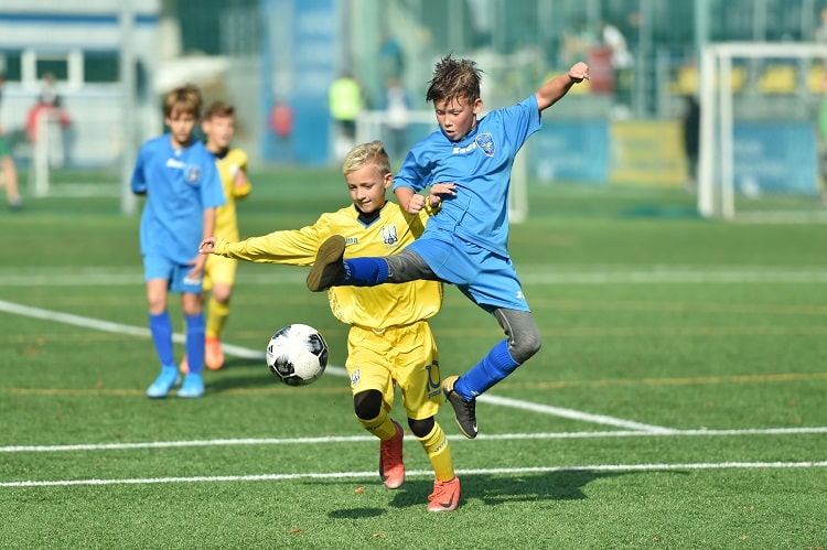 Классная секция футбола для детей в Москве
